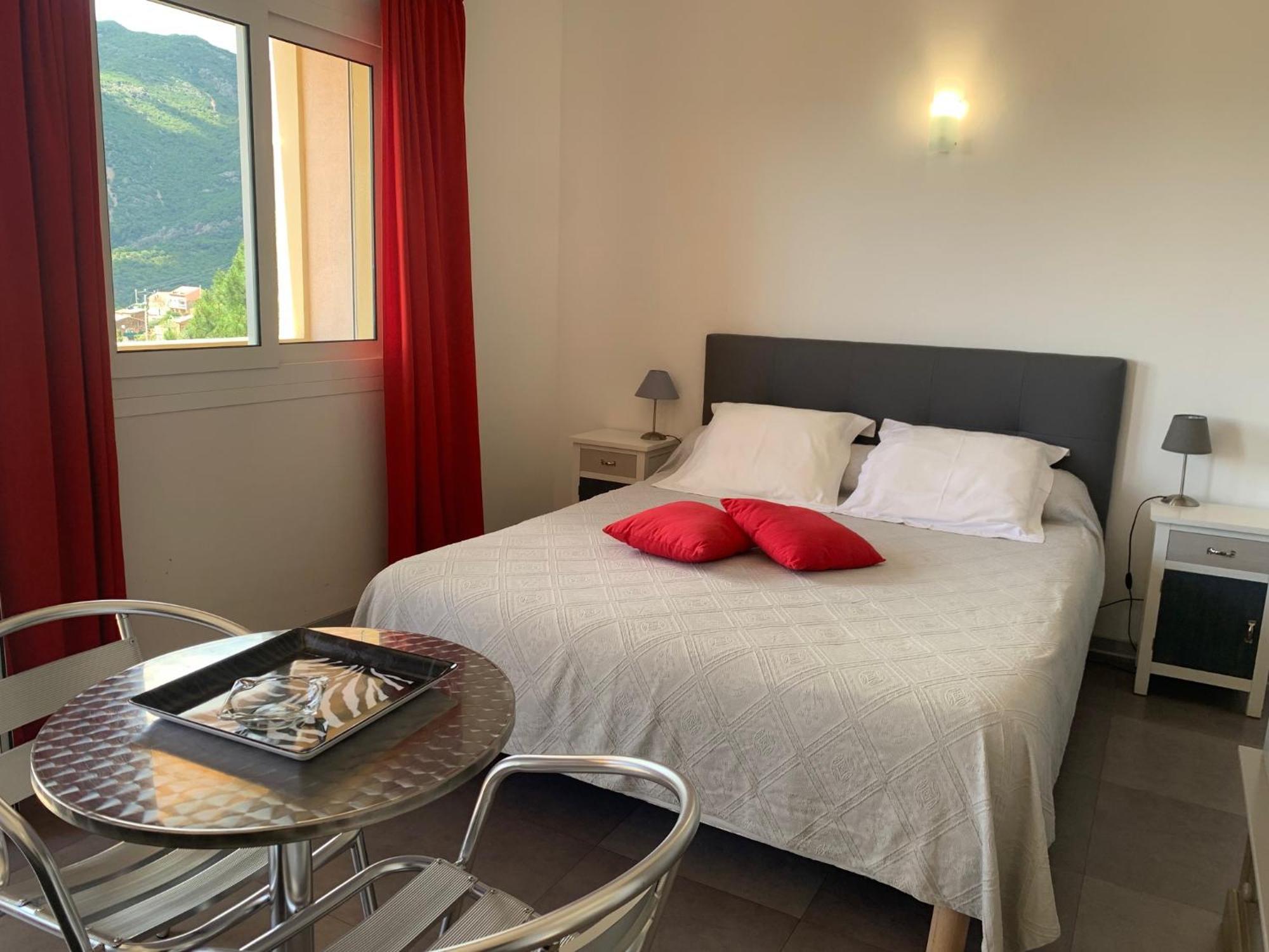 Les Asphodeles Apartment Partinello Екстериор снимка